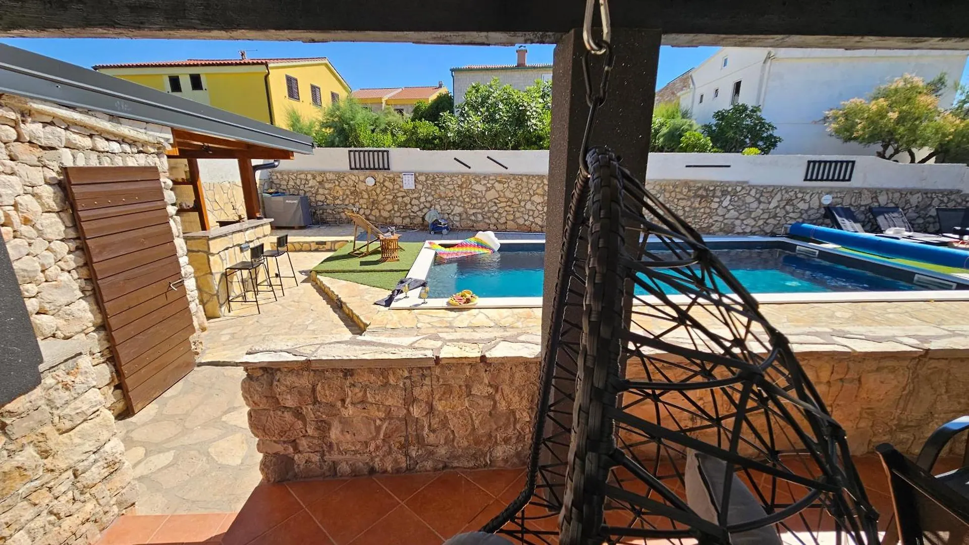 Villa Izziy By The Beach With A Sea View And Heated Pool Ražanac