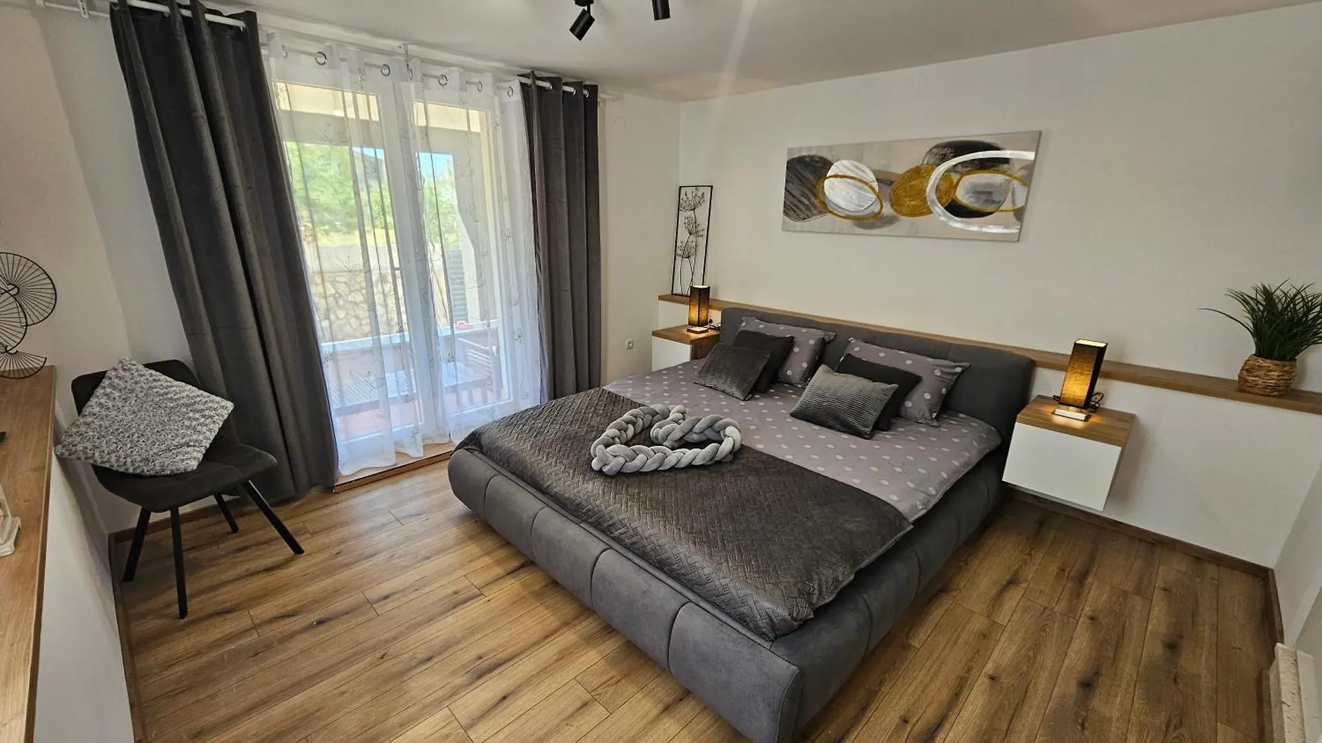 Villa Izziy By The Beach With A Sea View And Heated Pool Ražanac