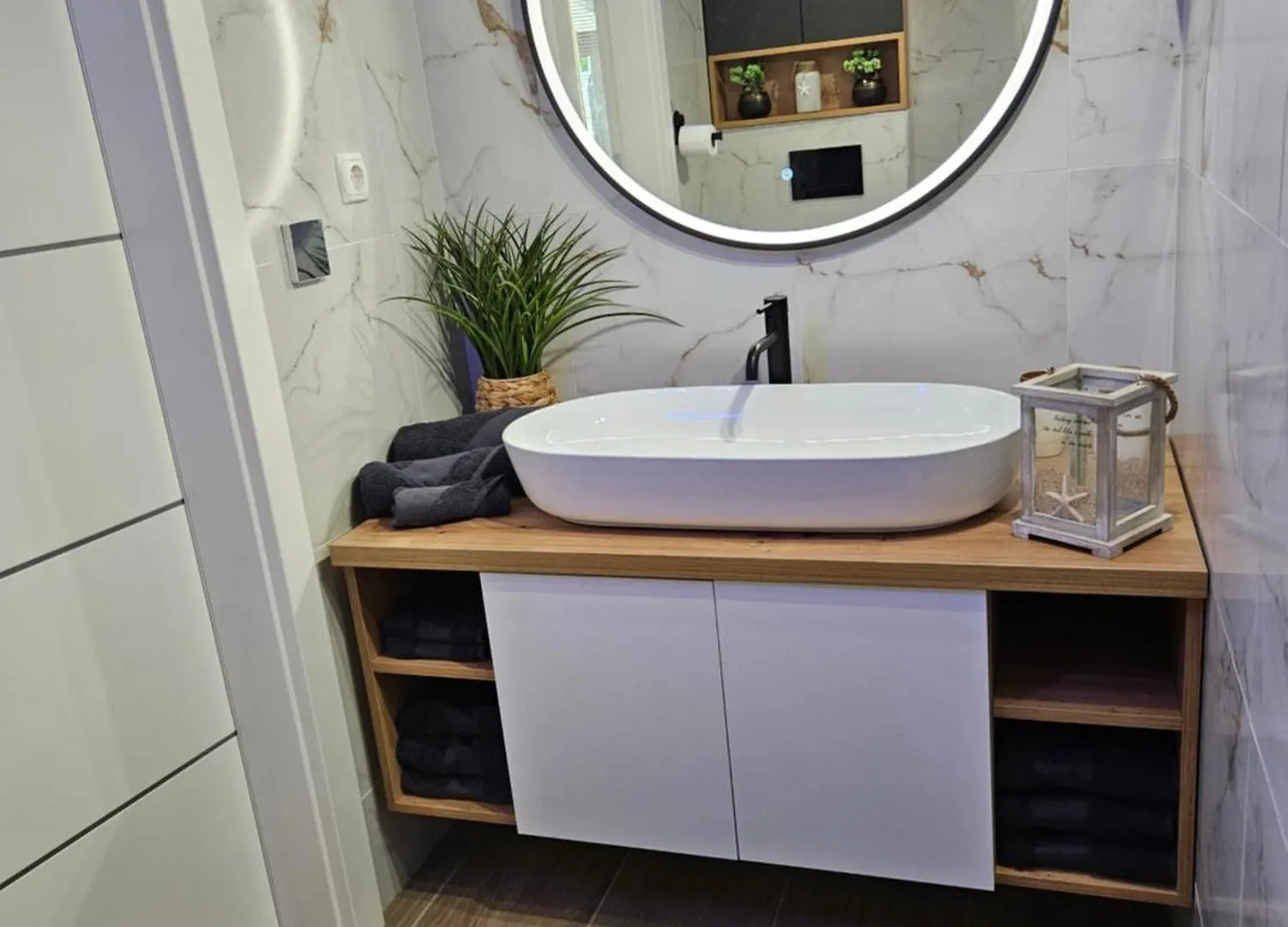 Villa Izziy By The Beach With A Sea View And Heated Pool Ražanac