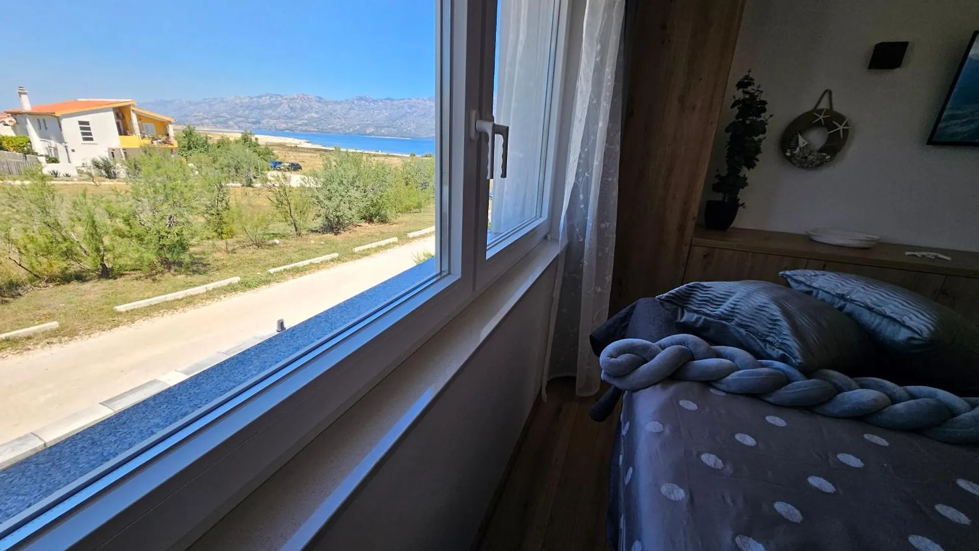 Villa Izziy By The Beach With A Sea View And Heated Pool Ražanac Croacia