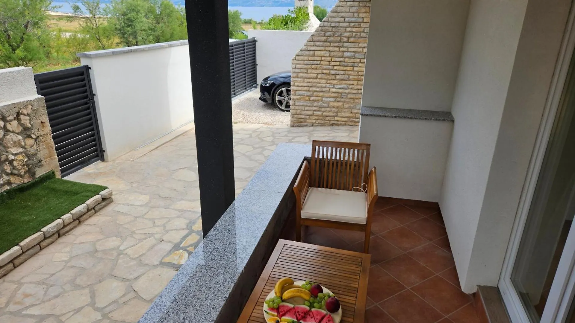 Villa Izziy By The Beach With A Sea View And Heated Pool Ražanac