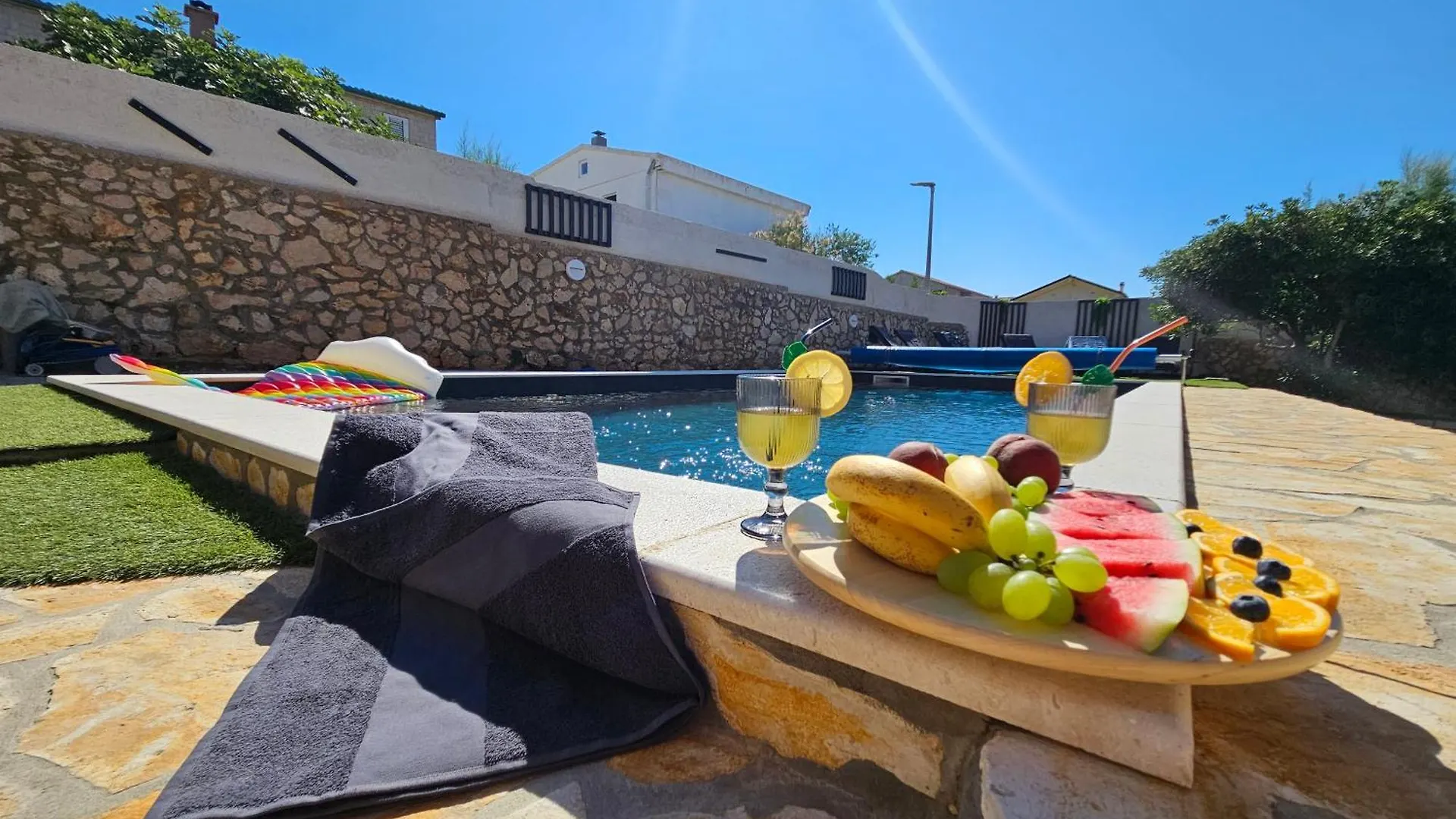 Villa Izziy By The Beach With A Sea View And Heated Pool Ražanac 0*,