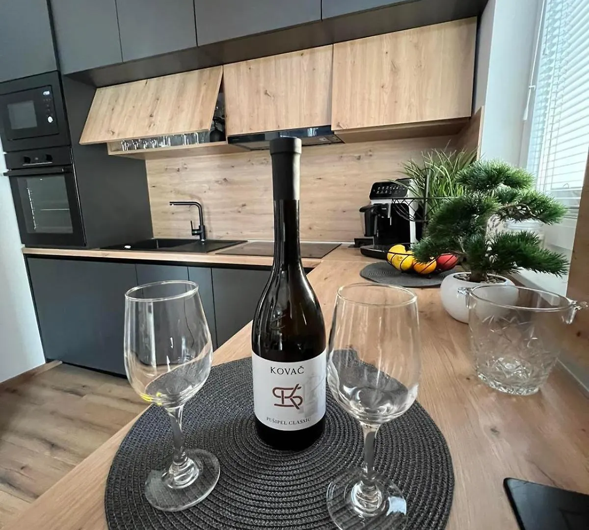 Villa Izziy By The Beach With A Sea View And Heated Pool Ražanac